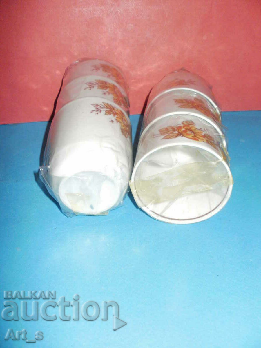 Lot of 6 unused porcelain tea cups in a box - 7 Lot of 6 unused porcelain tea cups in a box - 7