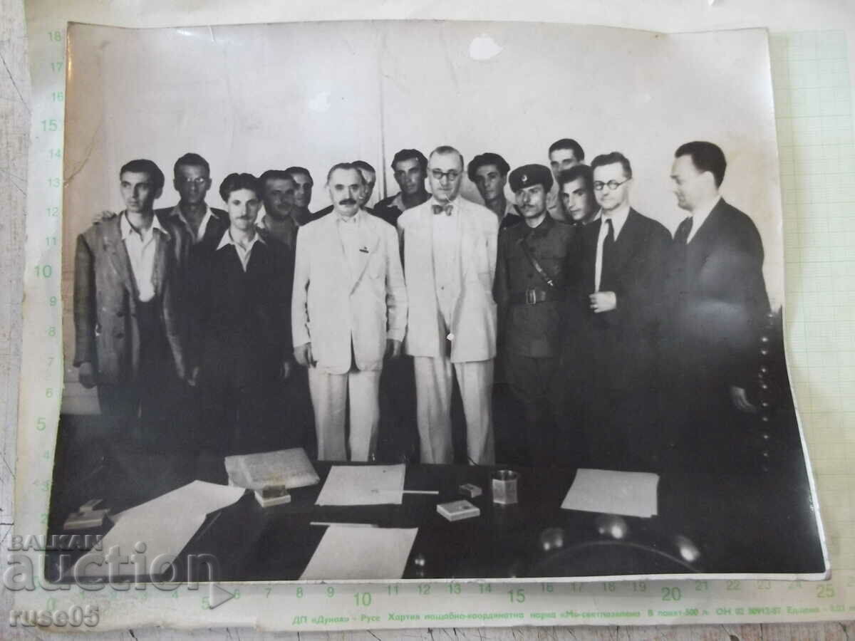 Photo of Georgi Dimitrov, Kimon Georgiev, Traicho Kostov and others.