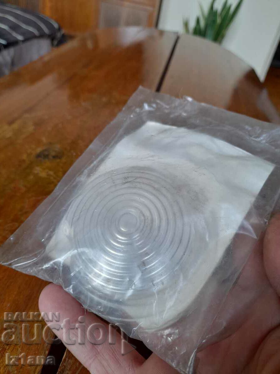 Old UAZ turn signal glass with price 16.00 BGN | € 8.18