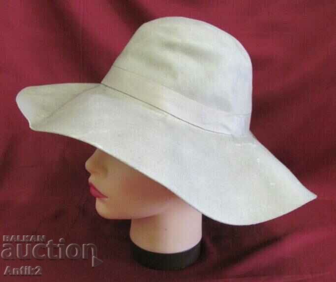 Old Women's Hat - BORSALINO with price 75.00 BGN | € 38.35 Old Women's Hat - BORSALINO with price 75.00 BGN | € 38.35