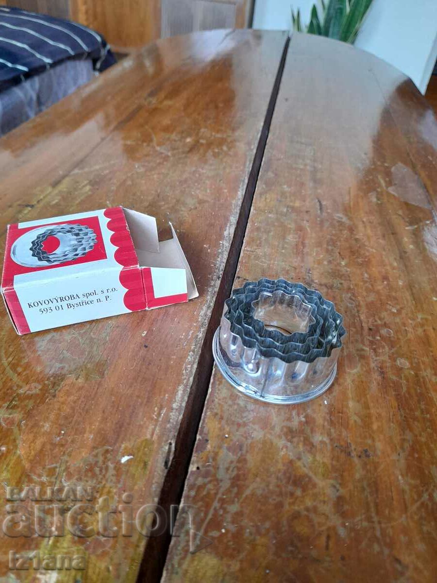 Old forms for sweets, dough with price 20.00 BGN | € 10.23 Old forms for sweets, dough with price 20.00 BGN | € 10.23