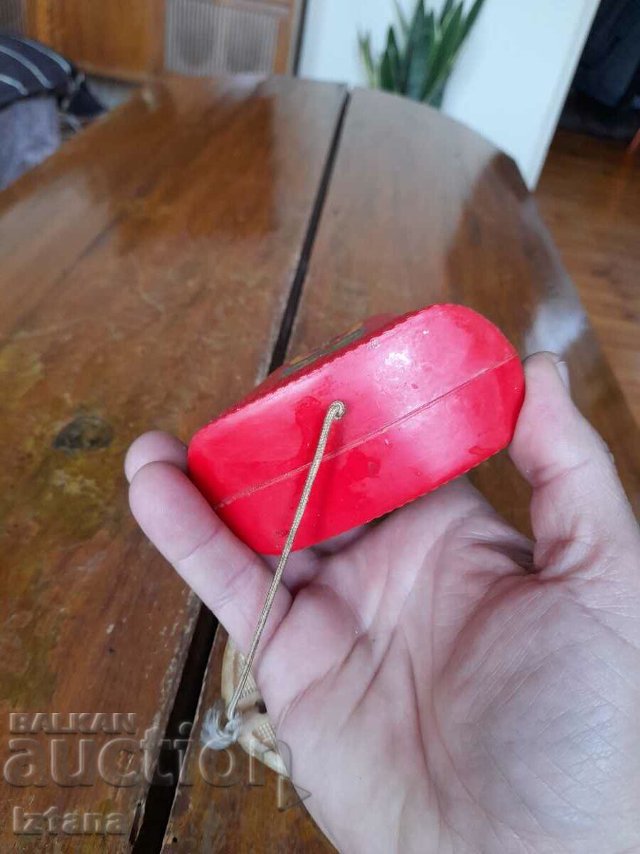 O jucărie muzicală veche pentru copii - 5 O jucărie muzicală veche pentru copii - 5