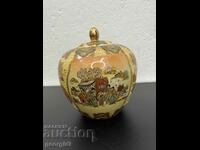 Asian porcelain vase / urn - Inter Goods. #5126