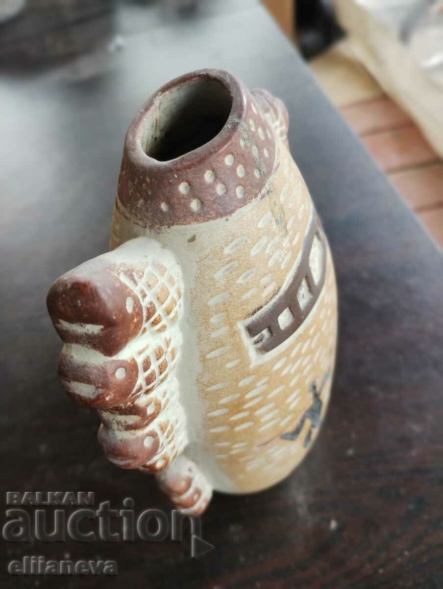 A vase with price 8.00 BGN | € 4.09 A vase with price 8.00 BGN | € 4.09