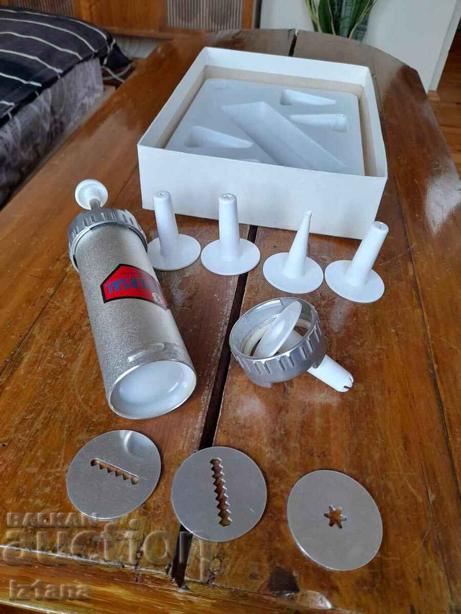 Old Universal syringe - 5 Old Universal syringe - 5