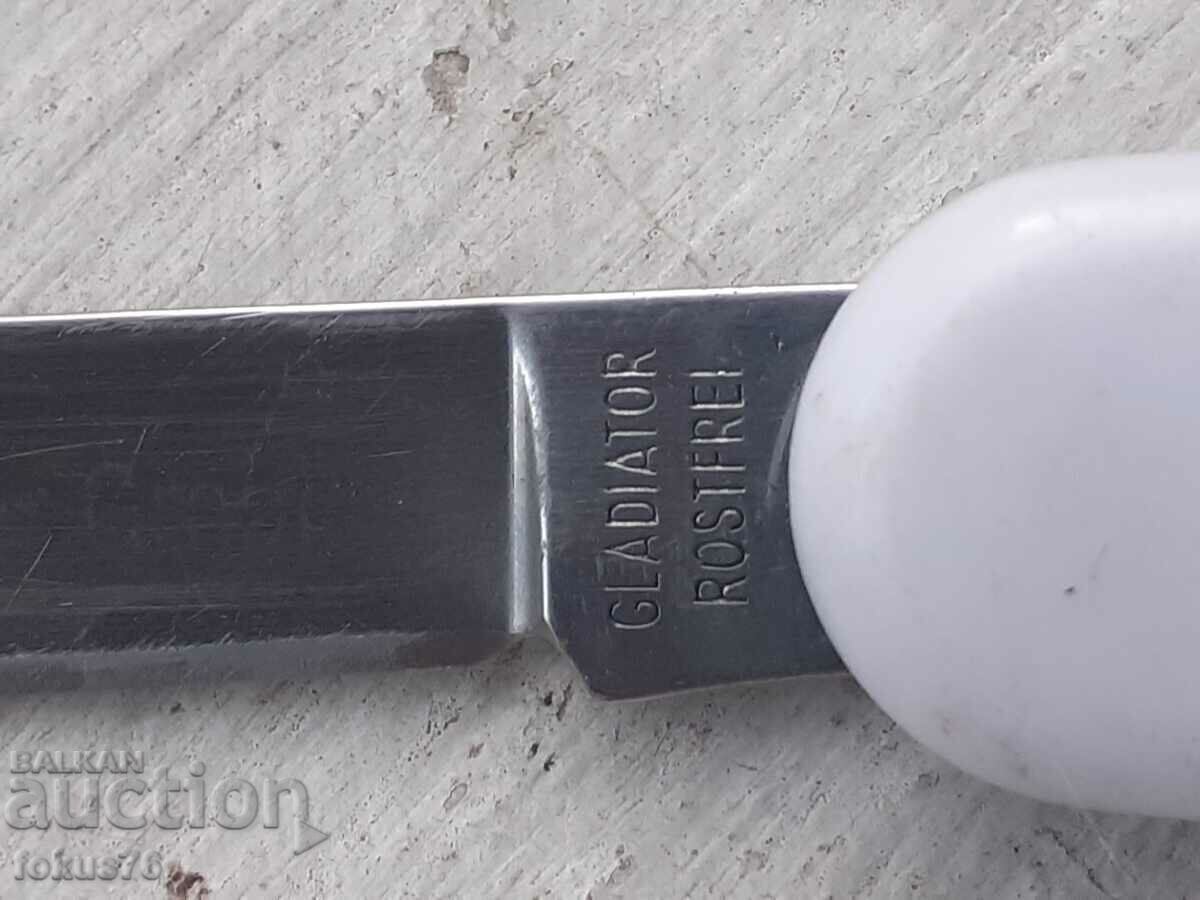 Delivery of Old Gladiator pocket knife