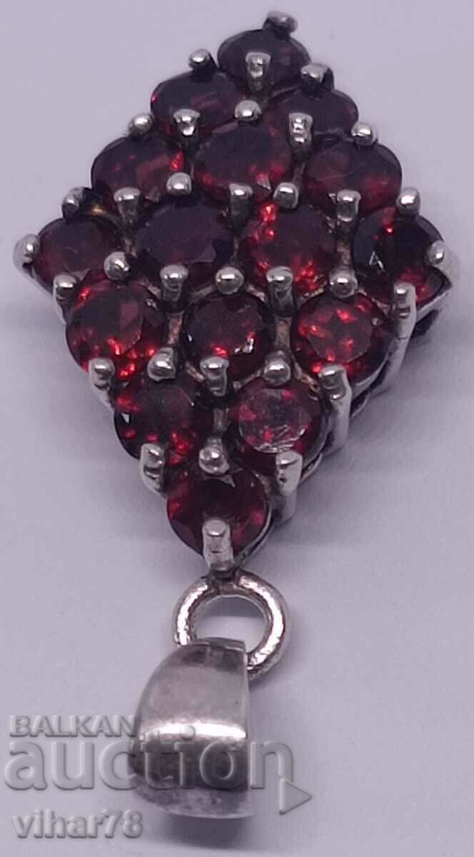 Livrarea Frumos pandantiv din argint cu granat