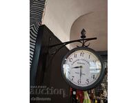 metal double sided battery powered wall clock