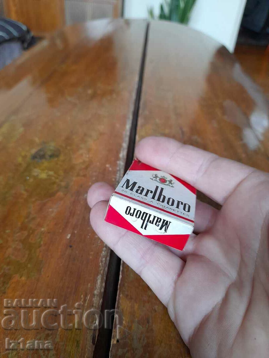 An old Marlboro lighter - 5 An old Marlboro lighter - 5