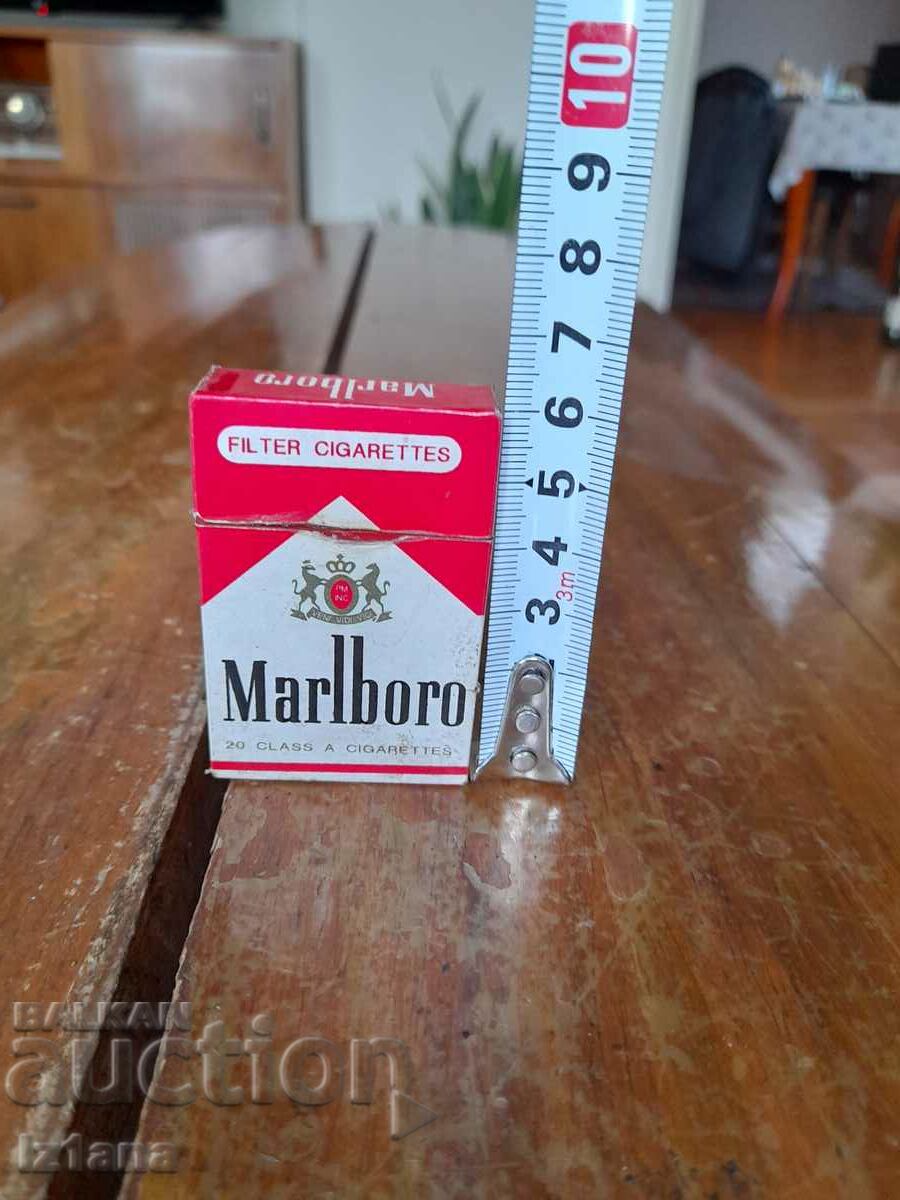 An old Marlboro lighter - 7 An old Marlboro lighter - 7