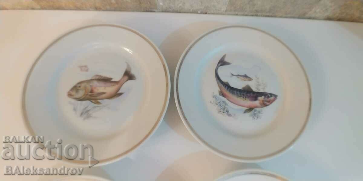 Un set rar bulgar de farfurii din porțelan cu preț 125.00 BGN | € 63.91 Un set rar bulgar de farfurii din porțelan cu preț 125.00 BGN | € 63.91