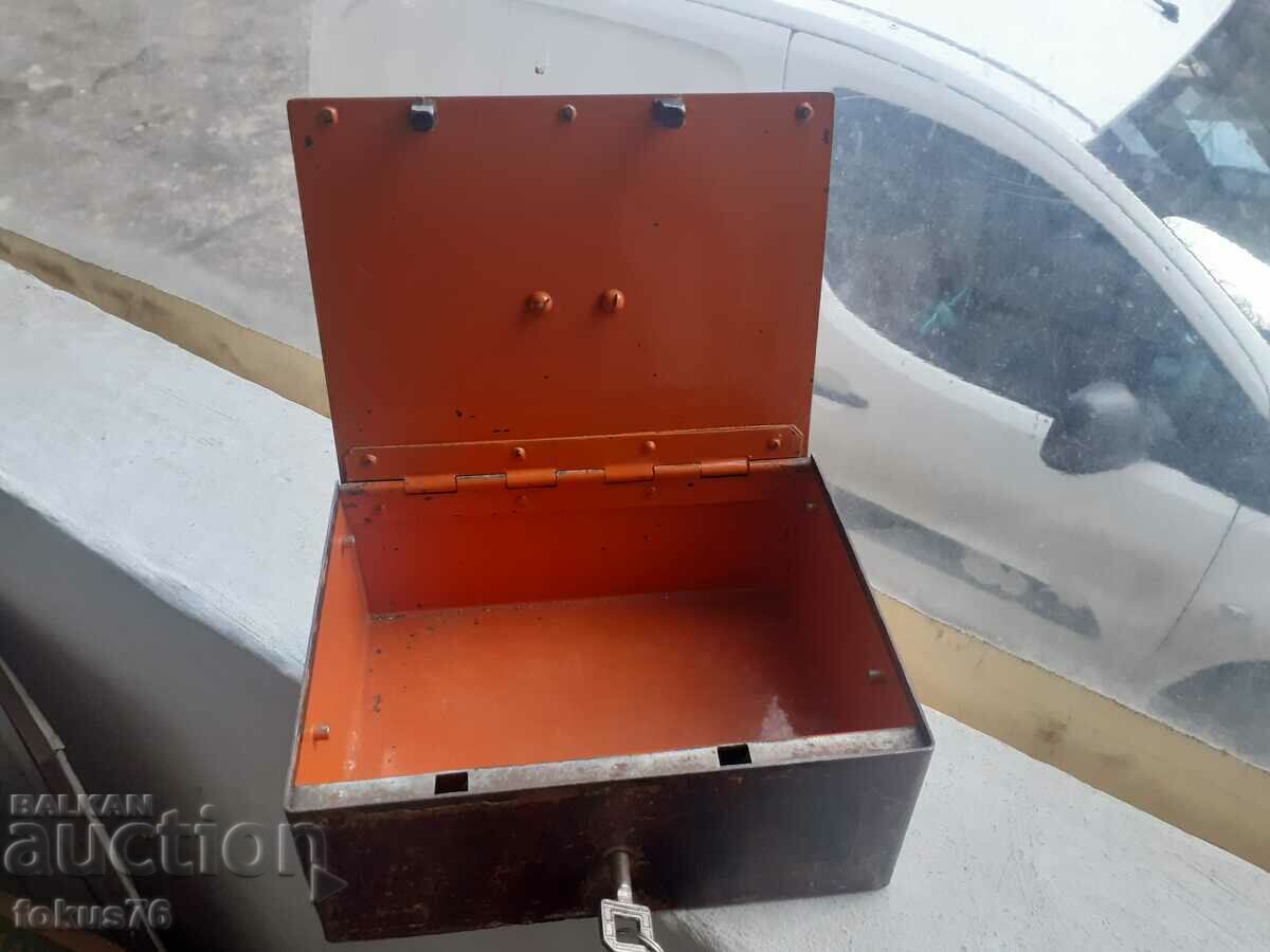 Παράδοση Συλλεκτικό παλιό χρηματοκιβώτιο για χρήματα και τιμαλφή Παράδοση Συλλεκτικό παλιό χρηματοκιβώτιο για χρήματα και τιμαλφή