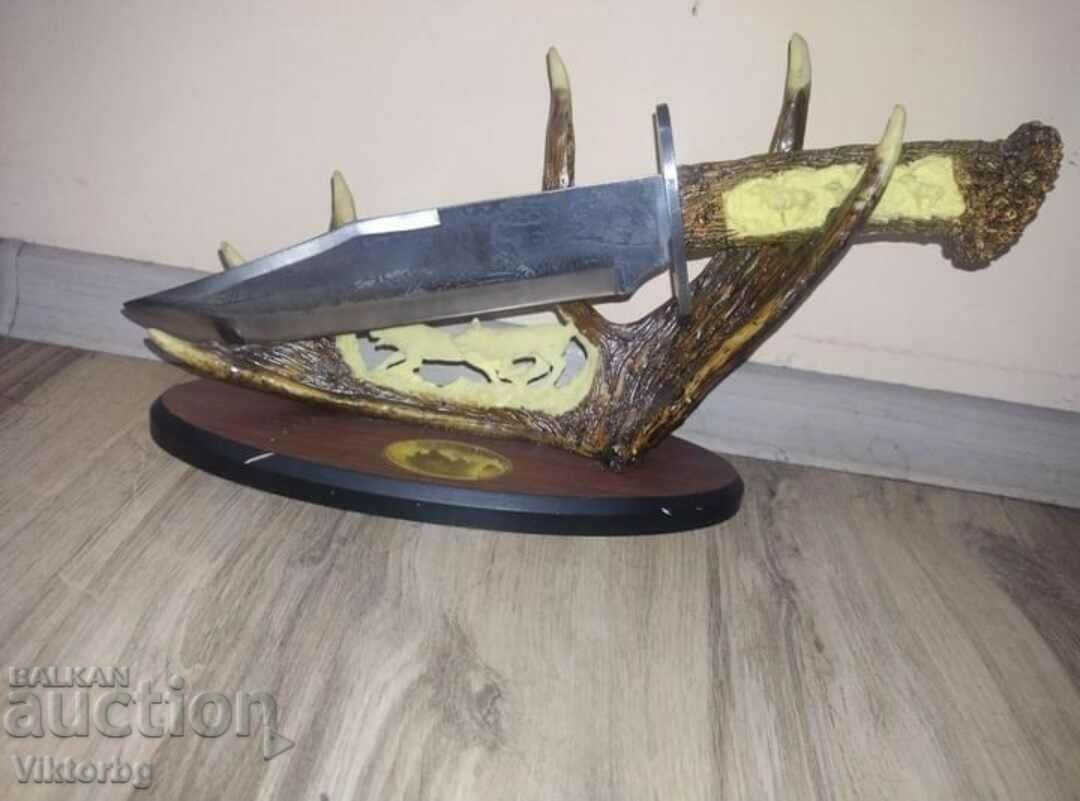 Knife with stand