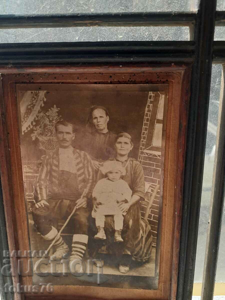 Δημοπρασία Παλιά βασιλική φωτογραφία με ξύλινο πλαίσιο Δημοπρασία Παλιά βασιλική φωτογραφία με ξύλινο πλαίσιο