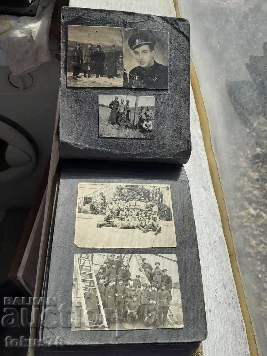 Παράδοση Ένα παλιό άλμπουμ φωτογραφιών Παράδοση Ένα παλιό άλμπουμ φωτογραφιών