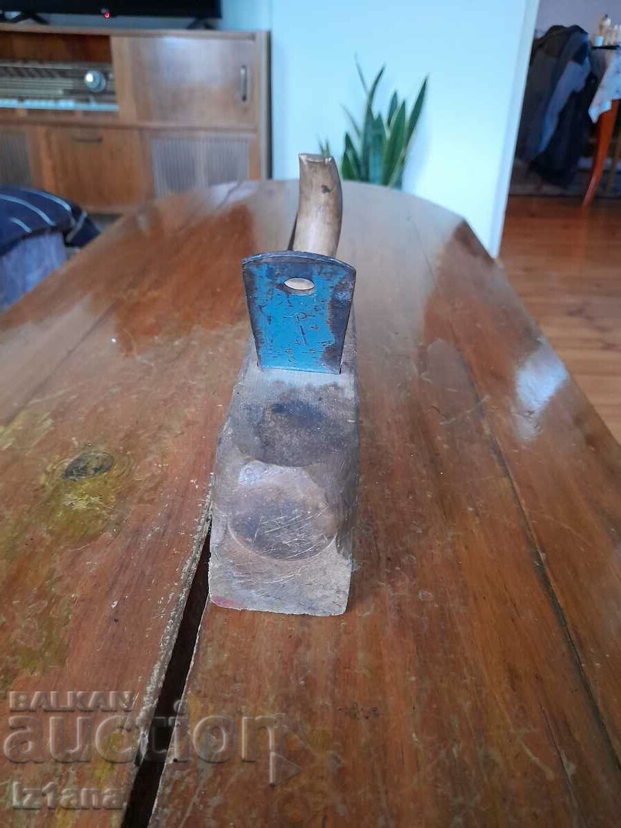 Delivery of Old carpenter's plane