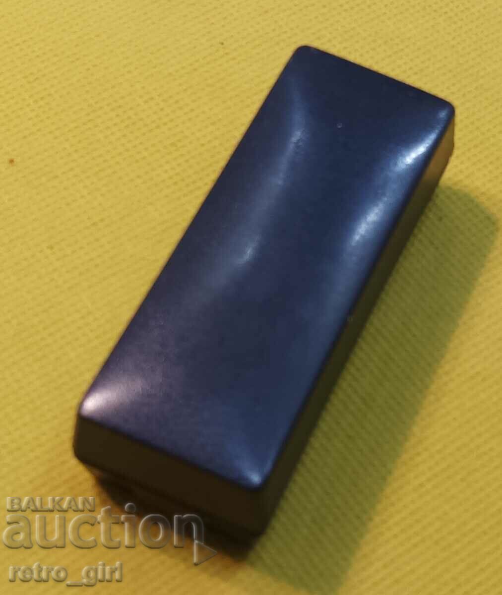 Livrarea Vând o insignă de premiu veche, o insignă!