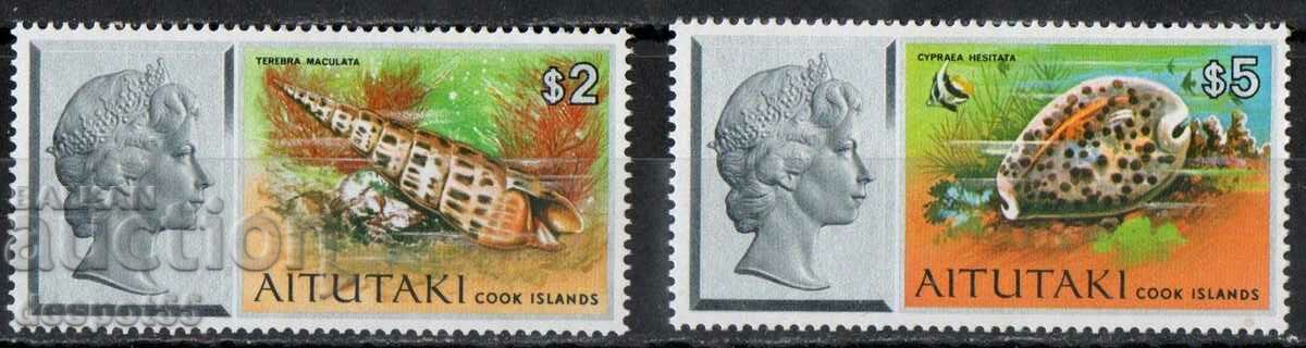 1975. Aitutaki. Queen Elizabeth II and seashells.
