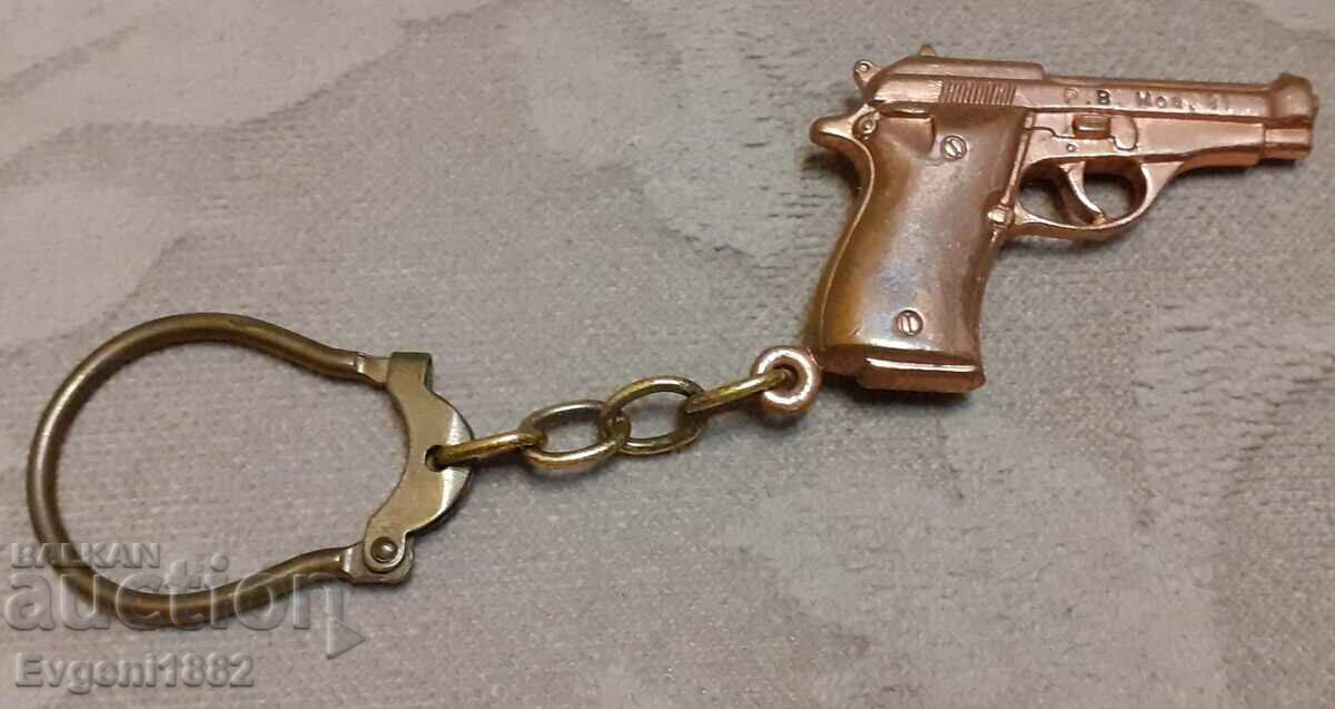 Beretta - Pistol vechi cu breloc de la Sotza