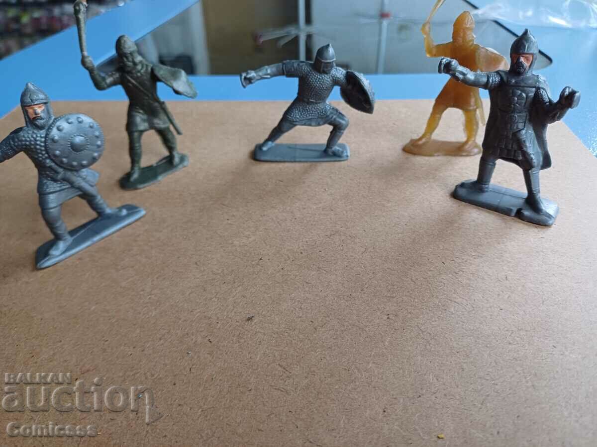 Soldații figuri din plastic