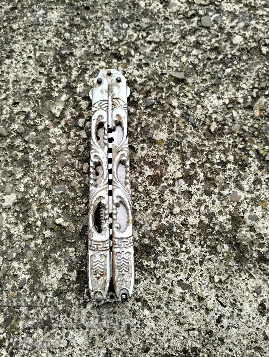 Delivery of Butterfly knife Delivery of Butterfly knife