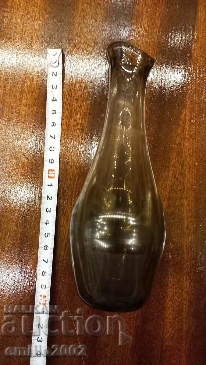 Glass vase retro social with price 4.00 BGN | € 2.05 Glass vase retro social with price 4.00 BGN | € 2.05
