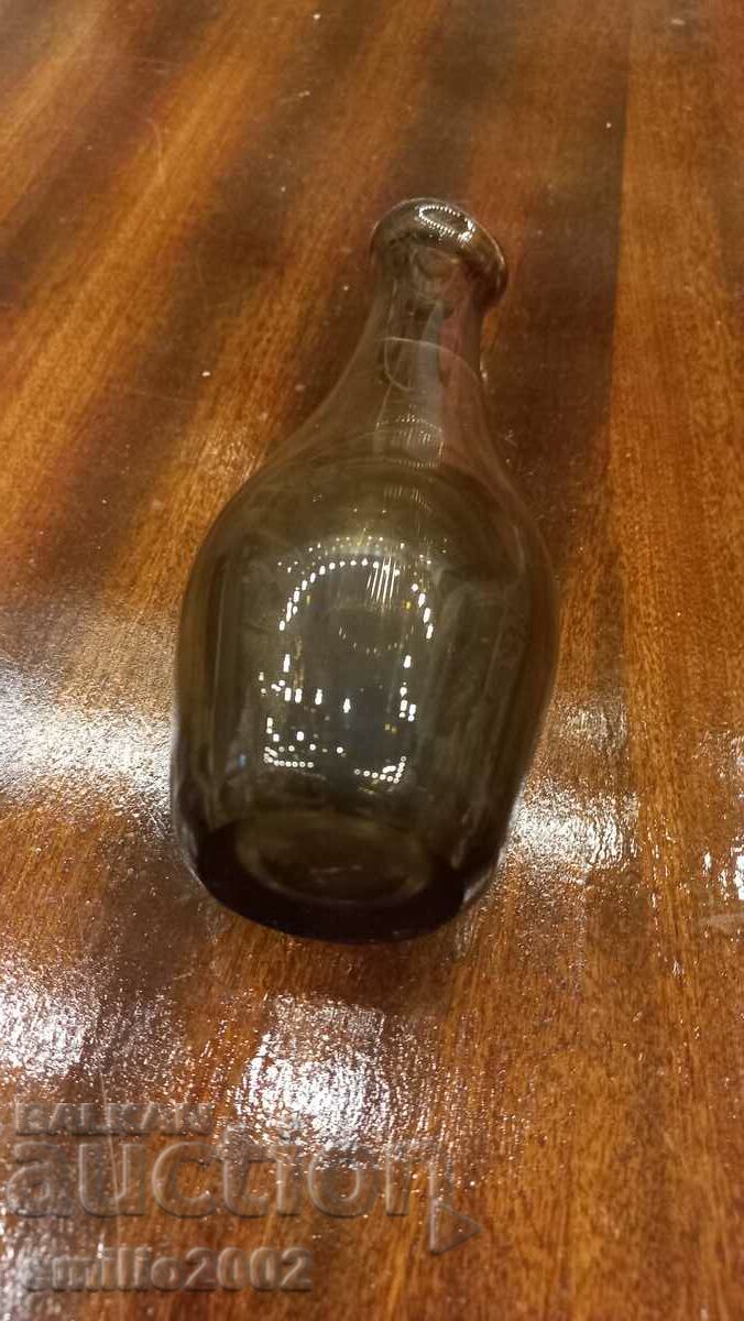 Auction Glass vase retro social Auction Glass vase retro social