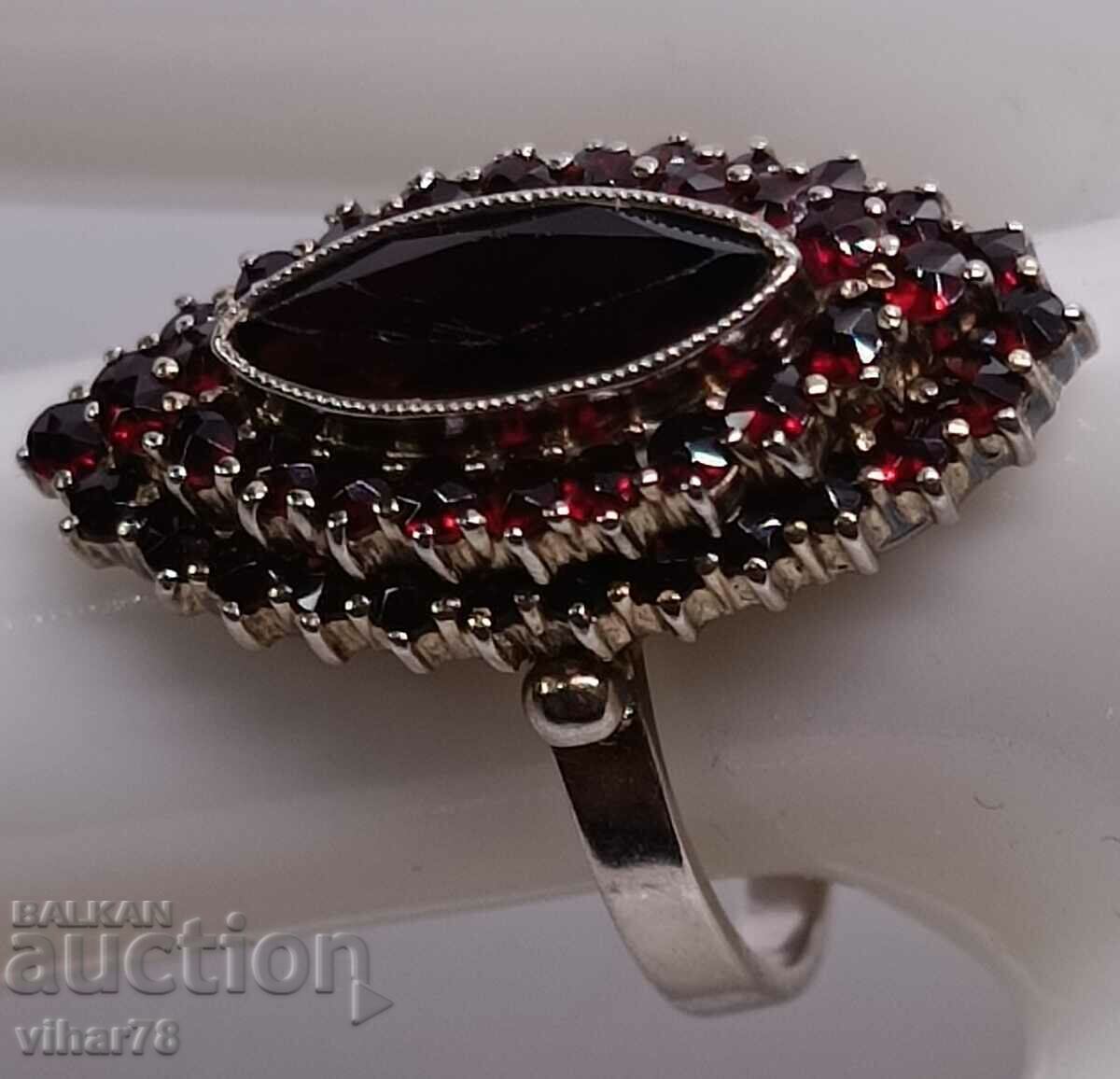 Auction OLD WOMEN'S SILVER GARNET RING Auction OLD WOMEN'S SILVER GARNET RING