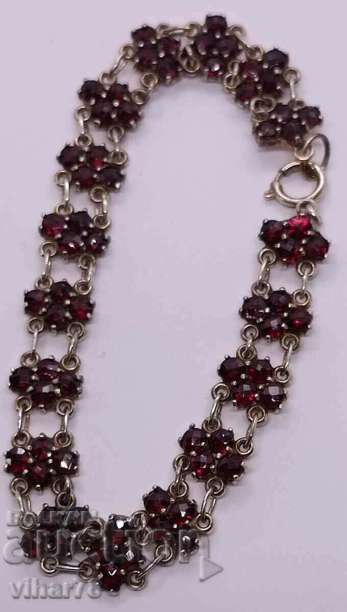 Auction Gold-plated silver bracelet with garnet Auction Gold-plated silver bracelet with garnet