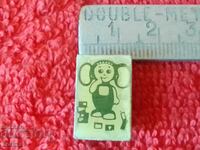 Veche insignă socială metal Cheburashka