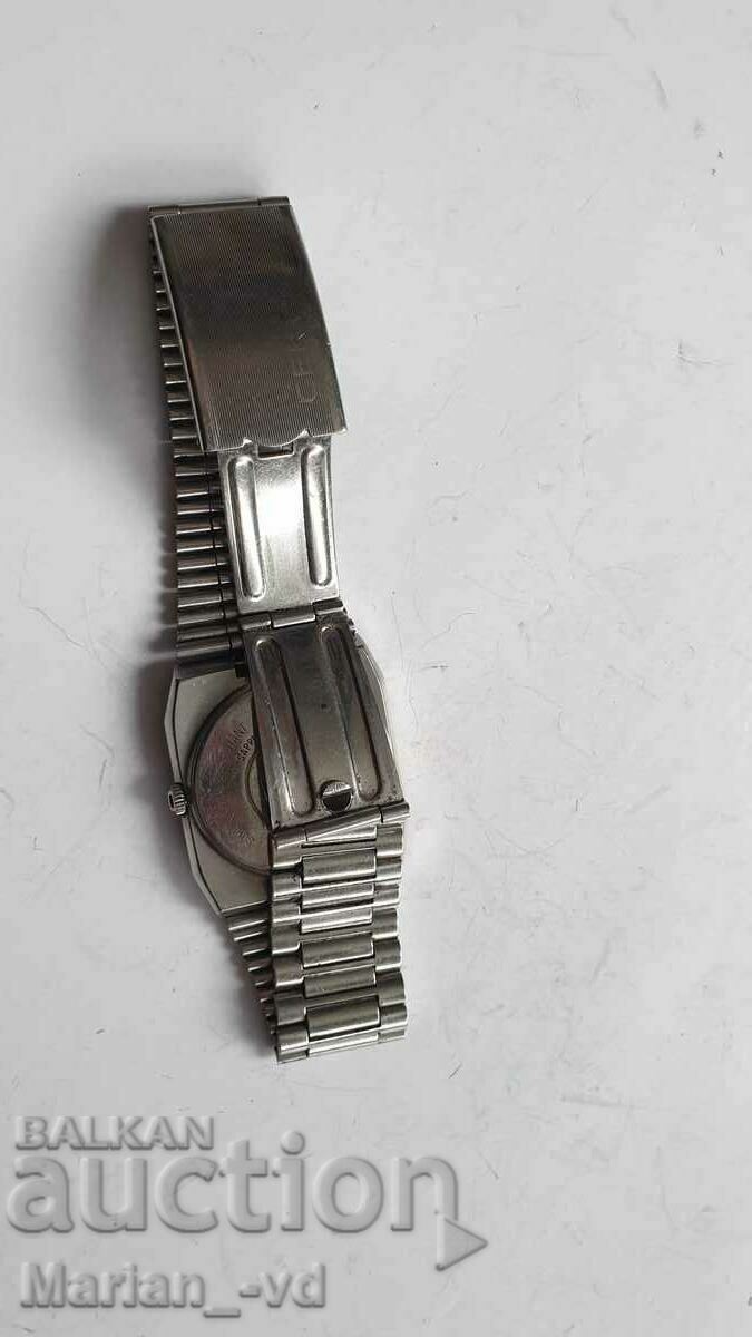 Certina DS Q-Quartz - - 6 Certina DS Q-Quartz - - 6