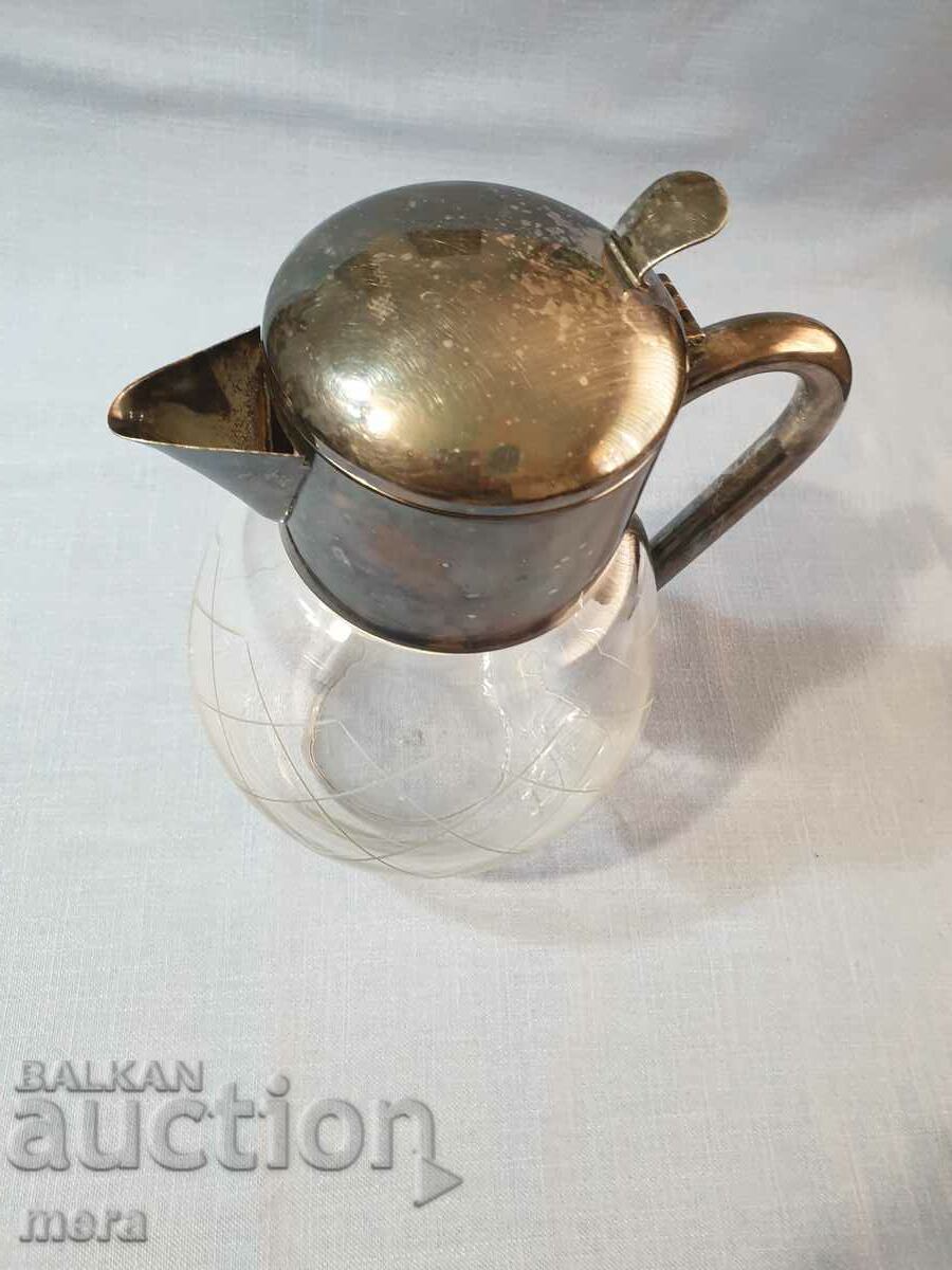 Urcior mare de cristal cu accesorii argintii cu preț 115.00 BGN | € 58.80