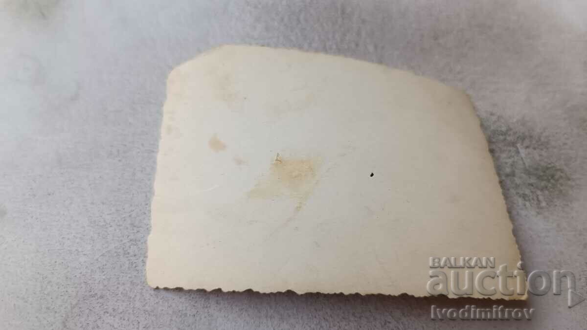 Снимка Варна Двама мъже през зимата с цена 2.35 лв. | € 1.20 Снимка Варна Двама мъже през зимата с цена 2.35 лв. | € 1.20