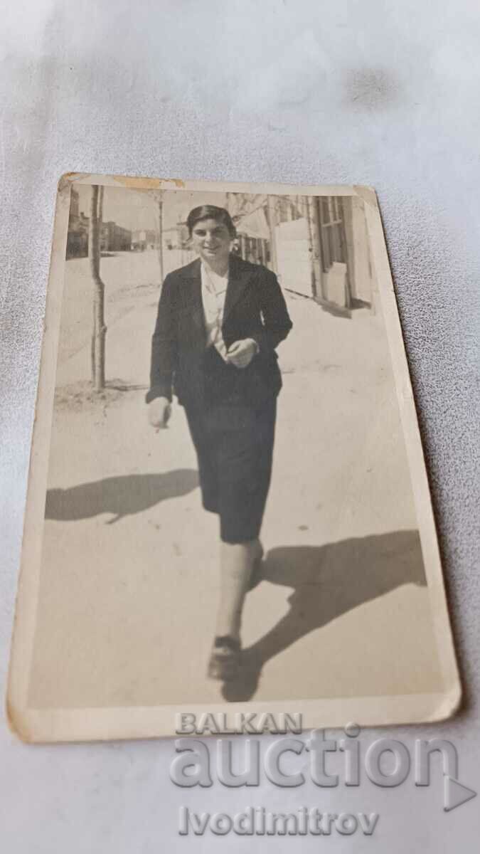 Photo Varna Young girl on a walk