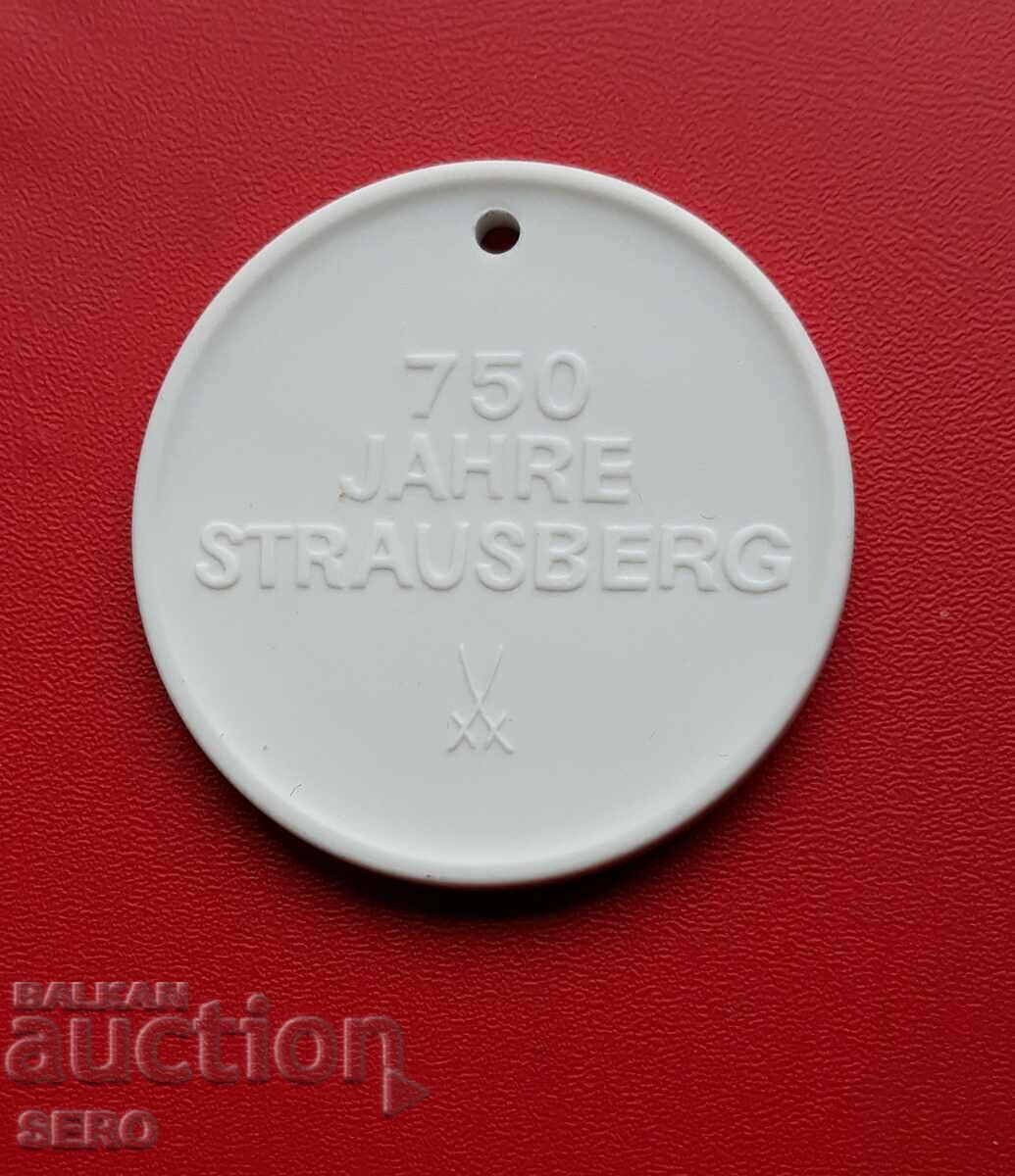 Germany-GDR-porcelain medal-750 g city of Strausberg
