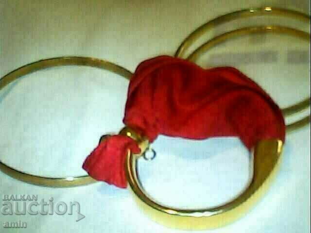 Παράδοση πολλά όμορφα κοσμήματα Παράδοση πολλά όμορφα κοσμήματα