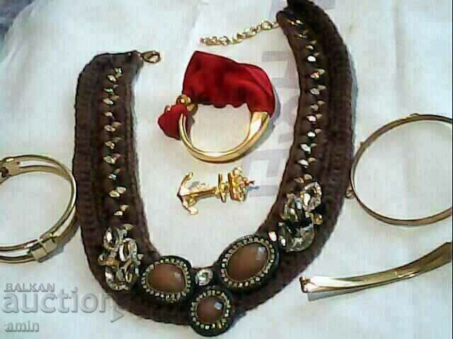 πολλά όμορφα κοσμήματα πολλά όμορφα κοσμήματα