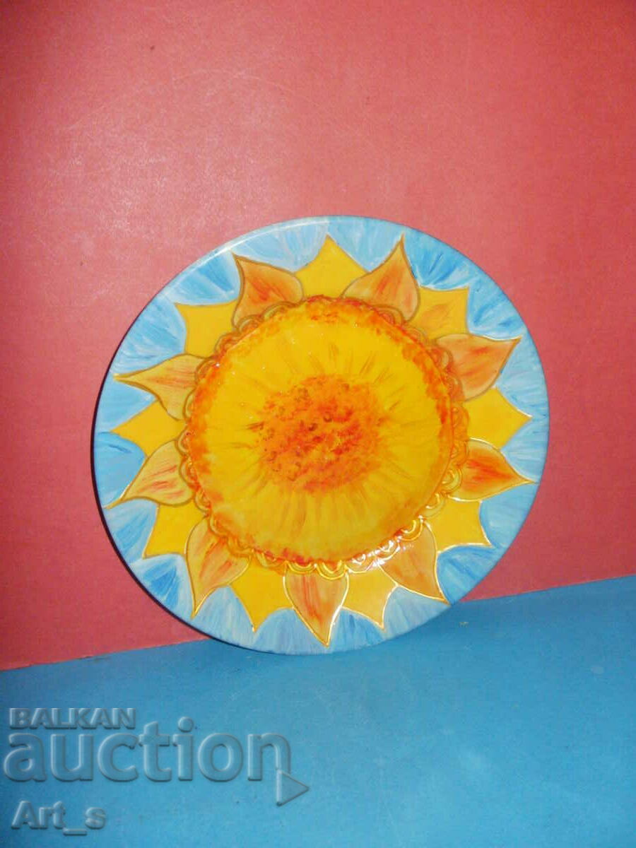 Farfurie decorativa din portelan pictata manual - Sun