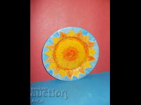 Декоративна порцеланова ръчно рисувана чиния - Слънце