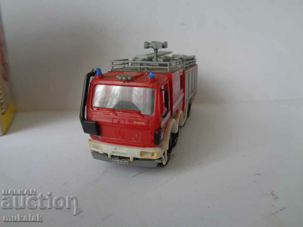 Auction KIBRI H01/87 MERCEDES BENZ FIRE TRUCK MODEL TOY Auction KIBRI H01/87 MERCEDES BENZ FIRE TRUCK MODEL TOY
