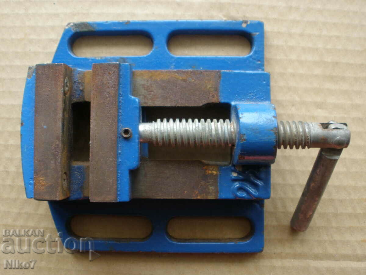 Auction  German vise-"ADW". Can be mounted on a drill.