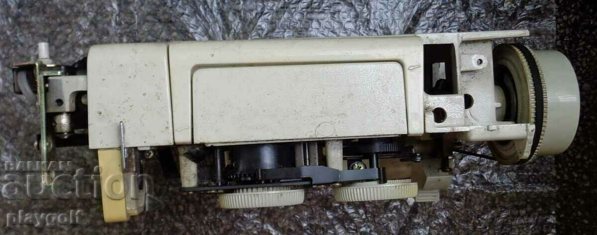 Mașină de cusut electrică japoneză cu preț 105.00 BGN | € 53.69 Mașină de cusut electrică japoneză cu preț 105.00 BGN | € 53.69