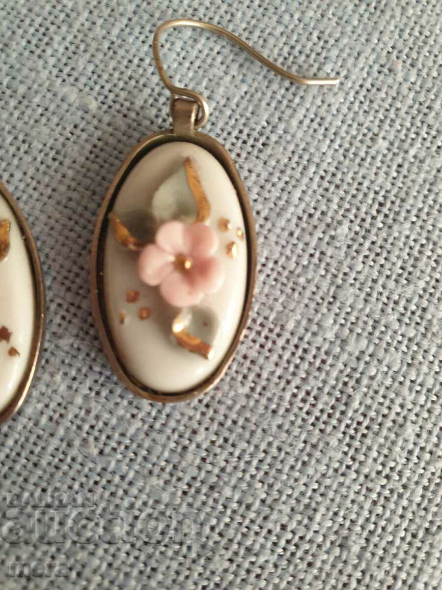 Стилни порцеланови обици с цена 25.00 лв. | € 12.78 Стилни порцеланови обици с цена 25.00 лв. | € 12.78