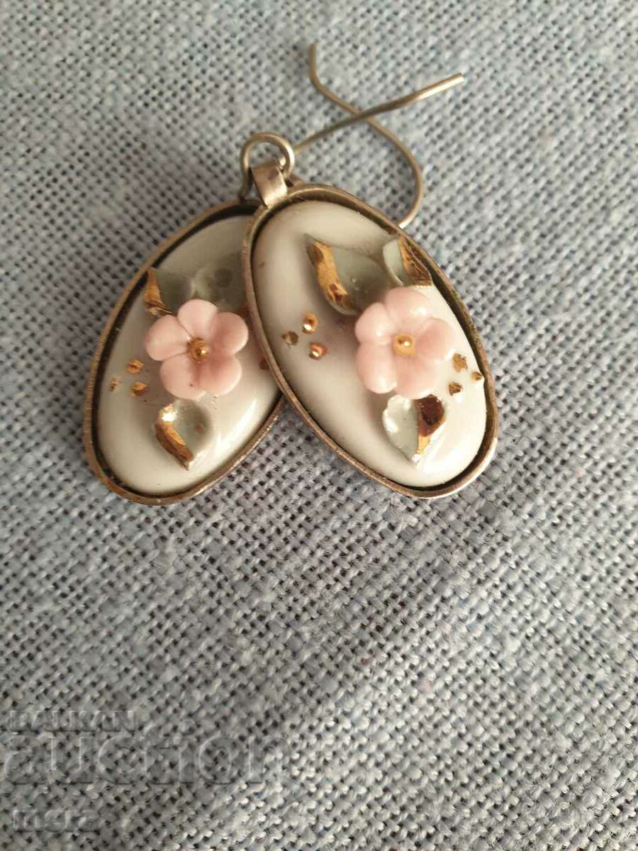 Доставка на Стилни порцеланови обици Доставка на Стилни порцеланови обици