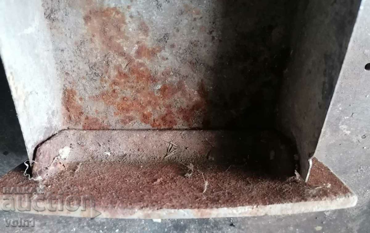 Stove ashtray with price 20.00 BGN | € 10.23 Stove ashtray with price 20.00 BGN | € 10.23