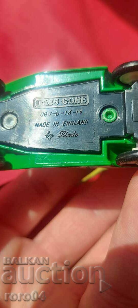 CASTROL- METAL TROLLEY - 7 CASTROL- METAL TROLLEY - 7