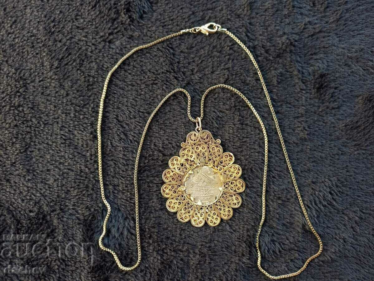 Аукцион Възрожденски сребърен филигран позлатен медальон накит носия