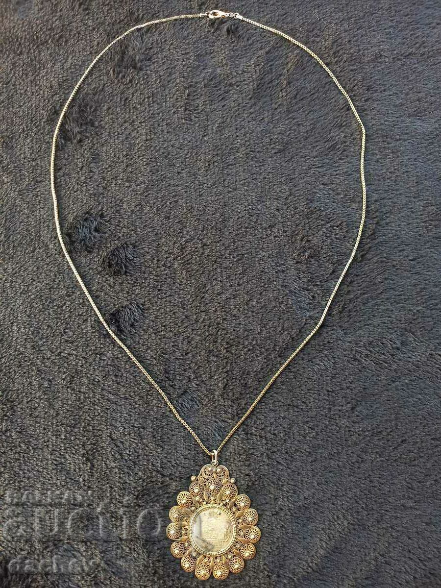 Възрожденски сребърен филигран позлатен медальон накит носия