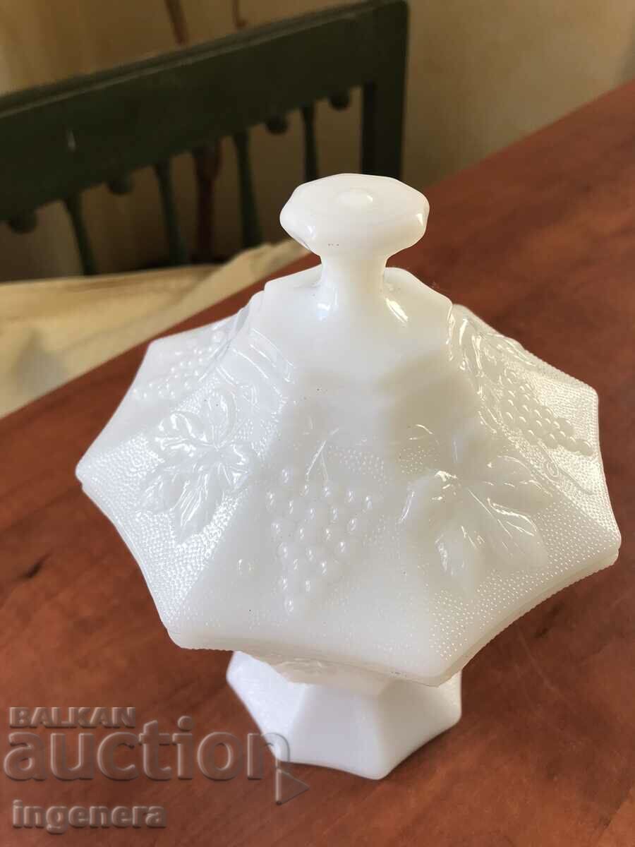 Доставка на БОНБОНИЕРА КУПА КАПАК СТЪКЛО РЕЛЕФ ОТ СОЦА КРАСОТА Доставка на БОНБОНИЕРА КУПА КАПАК СТЪКЛО РЕЛЕФ ОТ СОЦА КРАСОТА