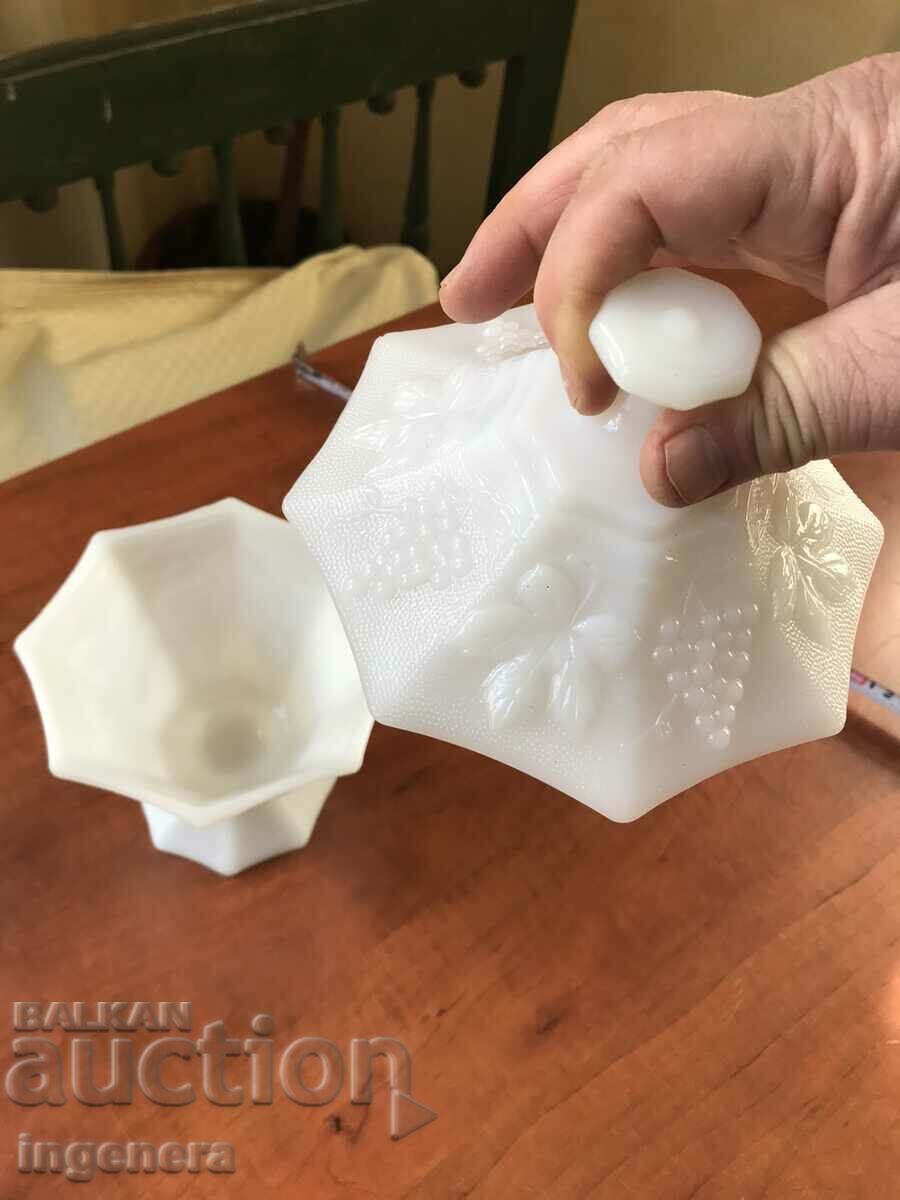 БОНБОНИЕРА КУПА КАПАК СТЪКЛО РЕЛЕФ ОТ СОЦА КРАСОТА - 6 БОНБОНИЕРА КУПА КАПАК СТЪКЛО РЕЛЕФ ОТ СОЦА КРАСОТА - 6